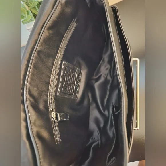 COACH Taylor Leather Flap Shoulder Purse - Picture 7 of 11